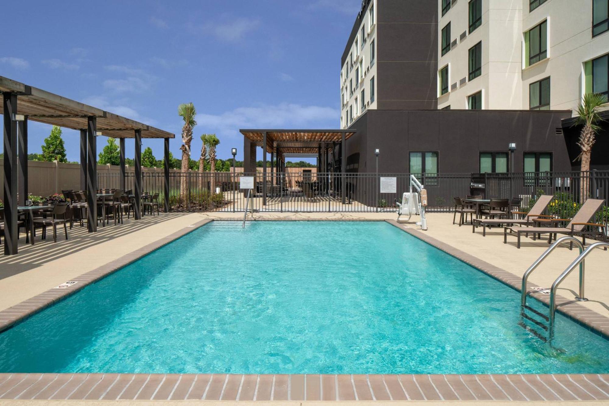 Отель Courtyard By Marriott Lafayette South Экстерьер фото