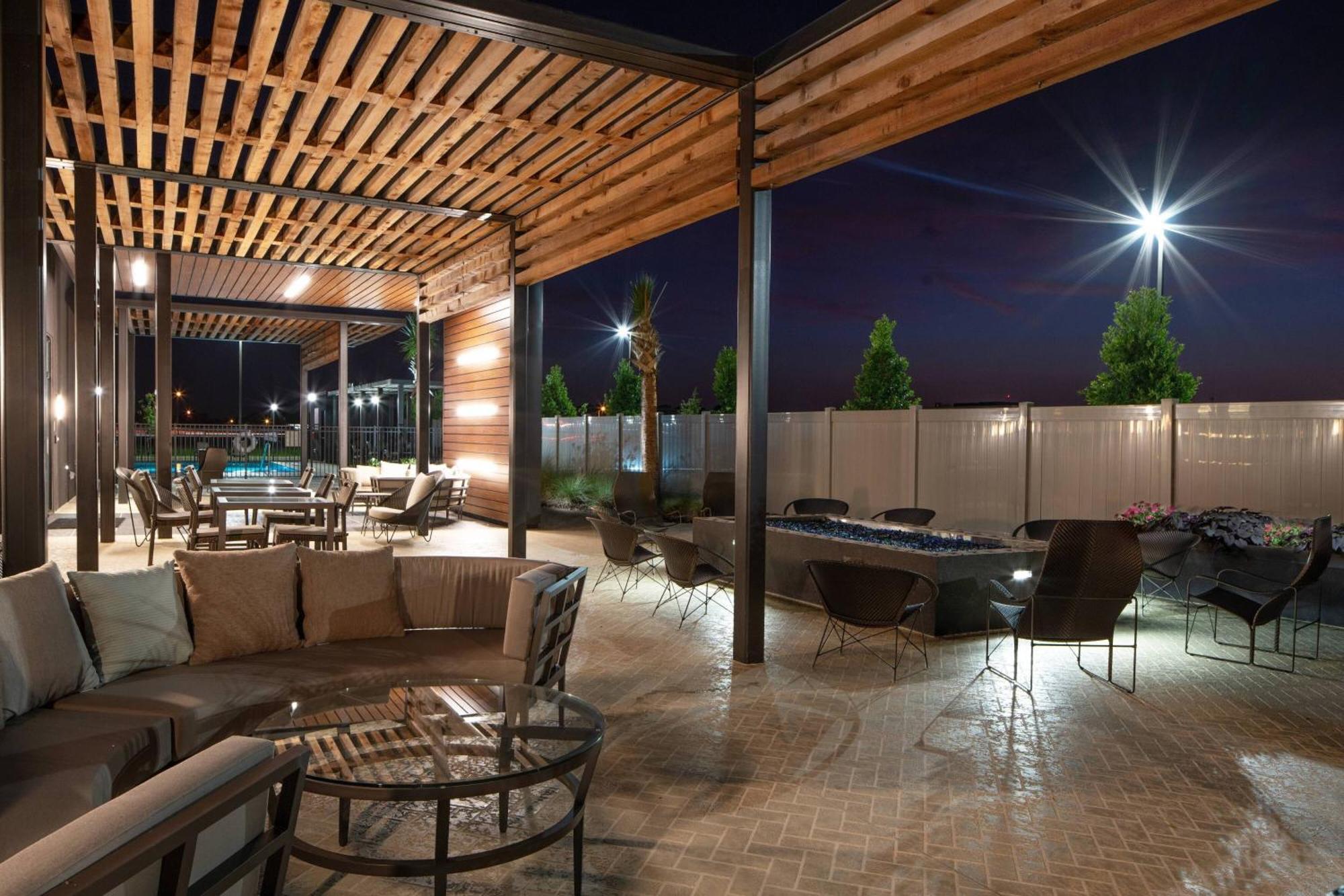 Отель Courtyard By Marriott Lafayette South Экстерьер фото