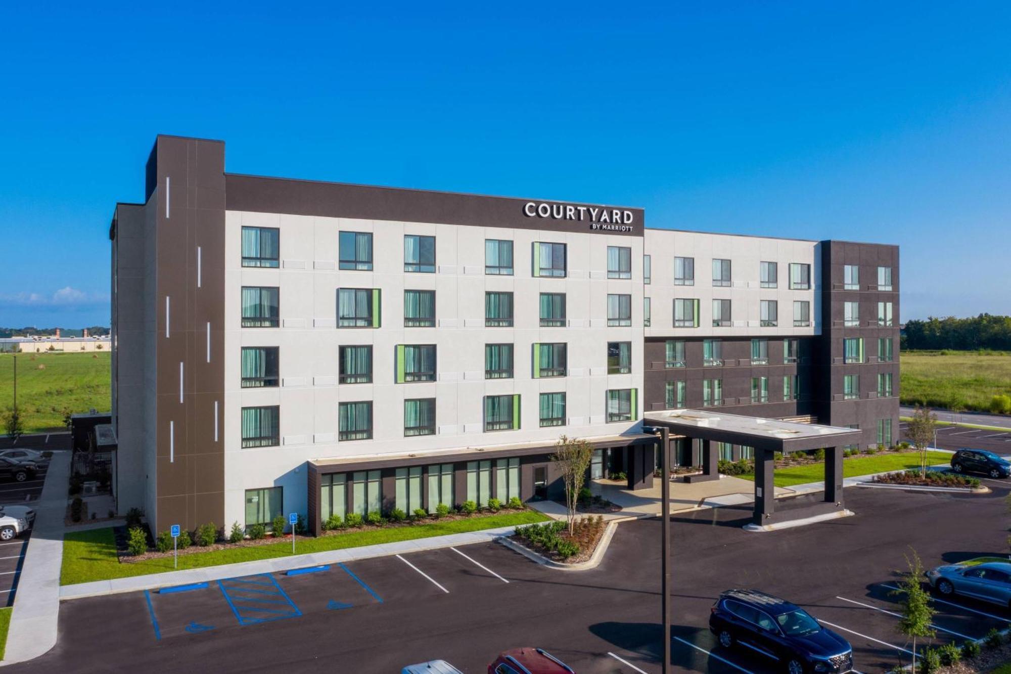 Отель Courtyard By Marriott Lafayette South Экстерьер фото